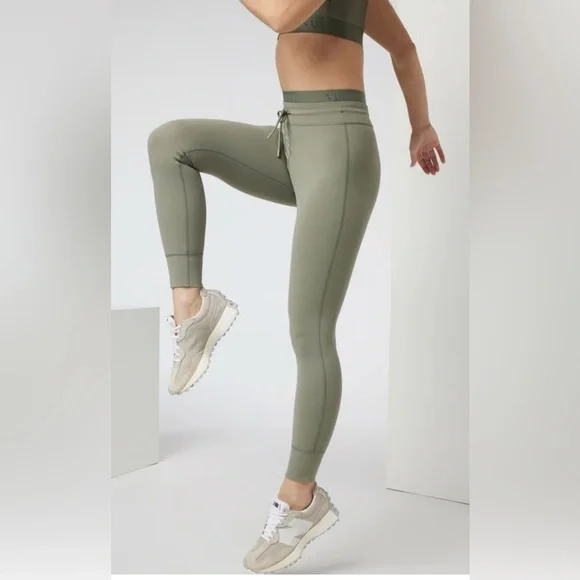Vuori Elevate Daily Legging - Picture 2 of 5